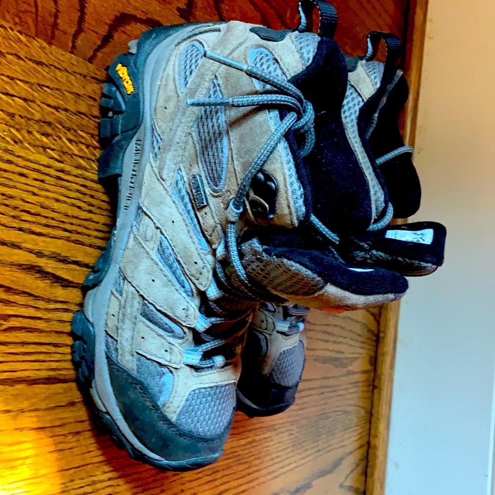 Merrell Vibram Hiking boots in excellent condition